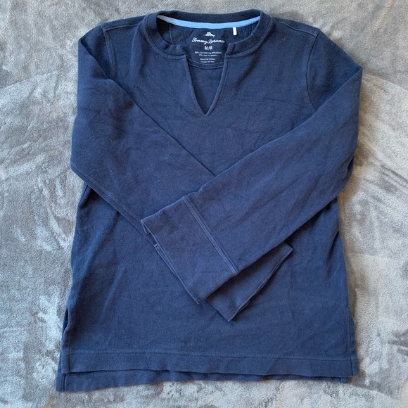 Men’s Tommy Bahama Split Crew Neck Sweater🐬 - Picture 2 of 10